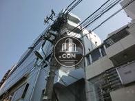 ビル裏側の外観です