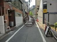 突き当たりは、役所・NHKなどが目の前です