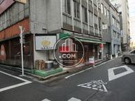 1階は店舗物件です