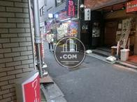 物件入口付近から見た周辺です