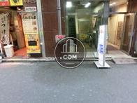 物件入口付近から見た周辺です
