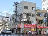 向いの通りから撮影