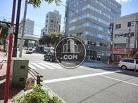 賑やかな街並みです