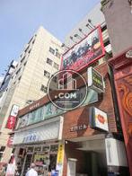 何店かのテナント様が入居されています