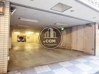 間口の広い駐車場