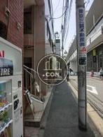 人通り賑やかです