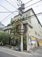 通り沿い面にも植木が多数設置されています