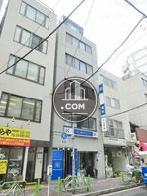 見晴らしの良い4連タイプのガラス窓