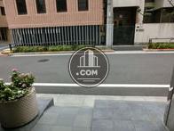 ビル1階入口周辺
