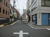 静かな場所に建っています