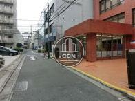 住宅とオフィス街が混合する環境です