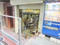 建物後方1階は店舗になっております