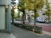 物件全面の歩道です