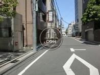 突き当たりは春日通りです