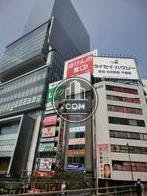 横には渋谷ヒカリエ