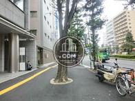 新宿三丁目駅方面