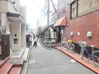 比較的落ち着きのある街並み