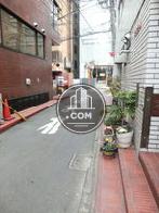 隣接する脇道奥からの見え方