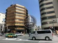 角地に位置しております