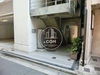 裏口の通路です