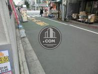 入口付近から見た周辺です