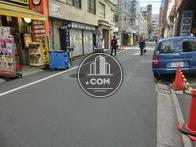 入口付近から見た周辺です