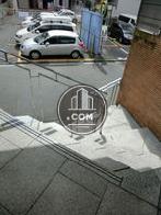 高い位置にエントランスはございます