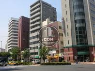交差点の反対側から撮影