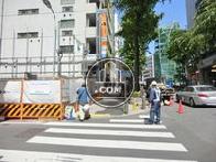 宮益坂上交差点に続いています