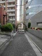 物件脇にある小道