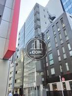 周辺もビルが建ち並んでいます
