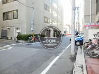 視野の広い玄関前通り