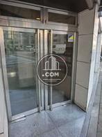 全面ガラス張りの玄関ドア