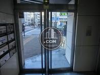 明るいエントランスホールです