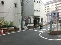 物件入口から見た周辺です