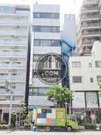 シンプルなデザインのビル