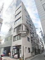 スリムなシルエットが印象的です