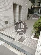 外階段からアクセスできる余裕を持たせたスペース