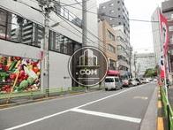 見通しの良い公道沿いです