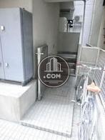 鉄扉の装備された外階段口