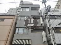 前面にガラス窓
