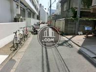 静かな場所に位置しております