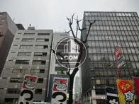 ビル目の前です