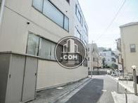 側面通り奥からの景観