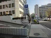 六本木通りが正面の通りからすぐです