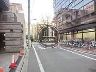 建物後方部分の路地の様子
