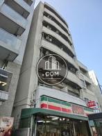桜田通りに面しています