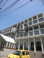 格子状に組まれた外装が特徴的です