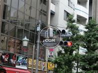 新宿駅まで歩いて約６分程度の好立地です