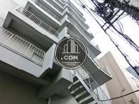 非常用外階段は建物裏側に設置